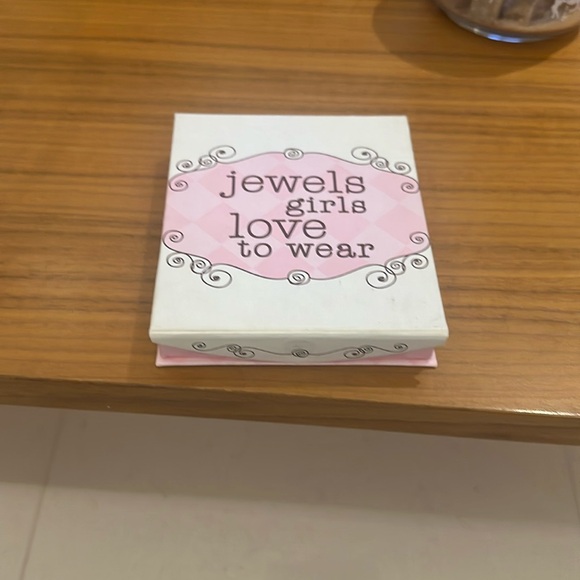 Hand made necklace with Australian crystals and fine glass beads. - Picture 2 of 7